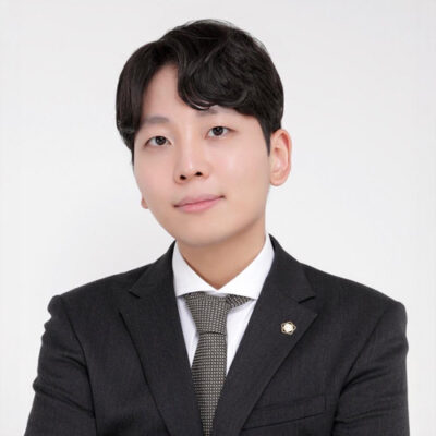 Seungjun Lee<span style="font-size:1.6rem;">(이승준)</span><br><span style="display: inline-flex;font-size:18px;font-weight:300;line-height: 21px;padding-right: 20px;">Attorney and Research Fellow, Korea Venture Market Institute</span> 1 Seungjun Lee, Attorney and Research Fellow, Korea Venture Market Institute